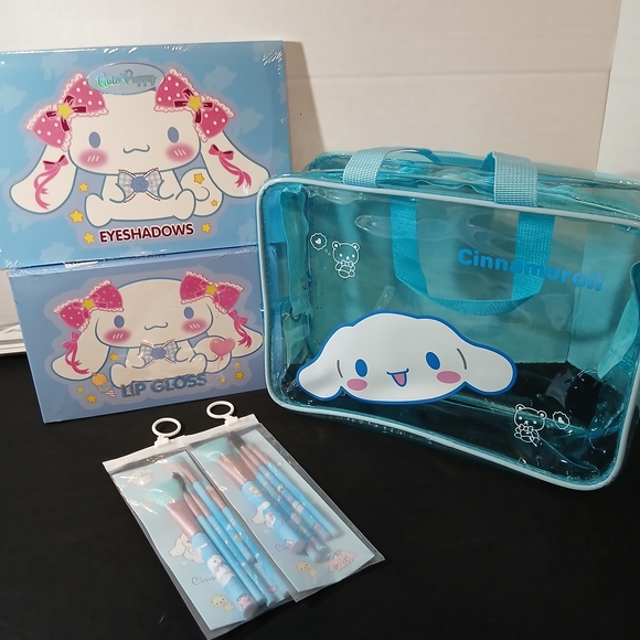 Sanrio Cinnamoroll Makeup Set in Aqua Blue with Pink Accents